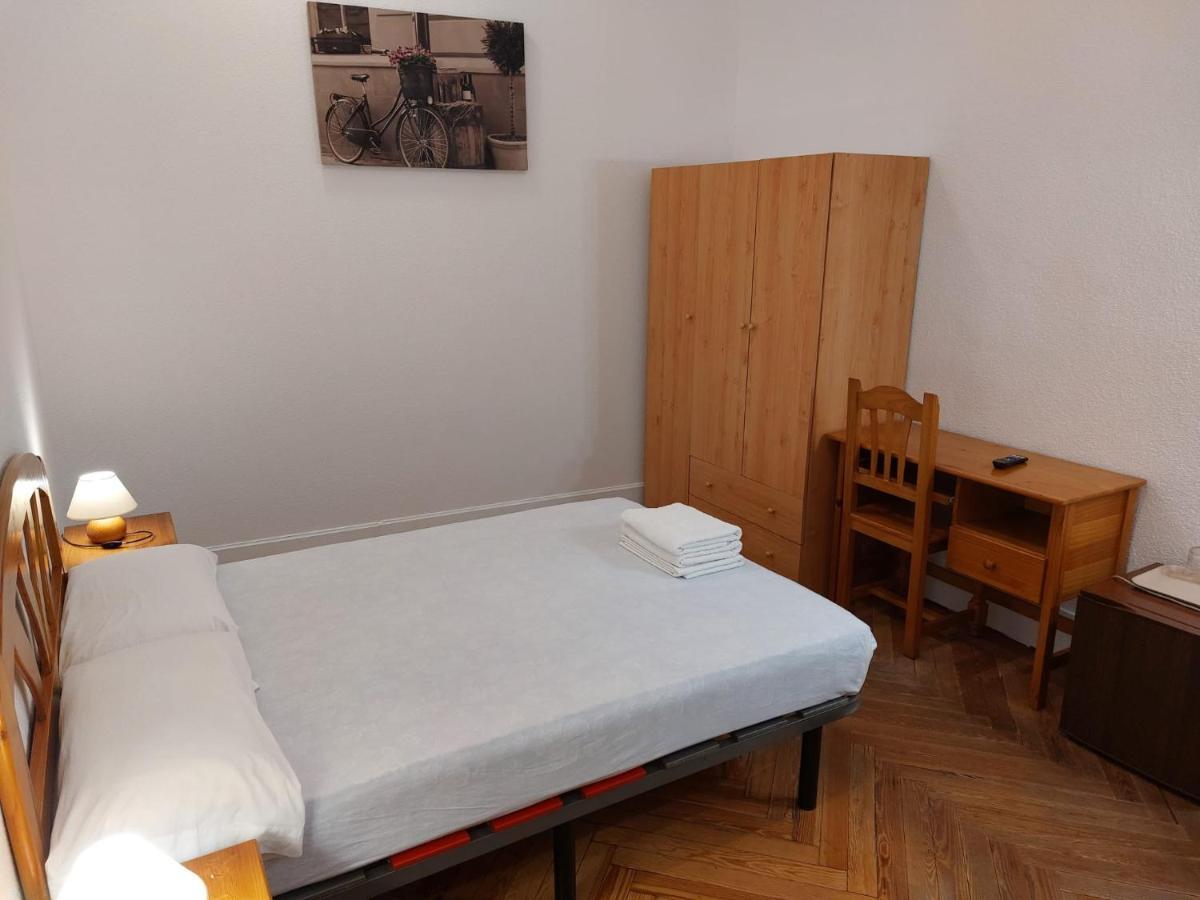 Hostal Miralva Мадрид Екстериор снимка