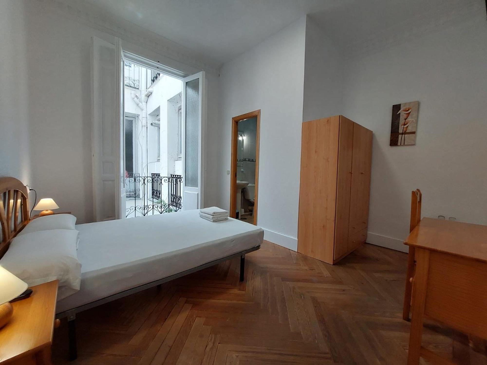 Hostal Miralva Мадрид Екстериор снимка