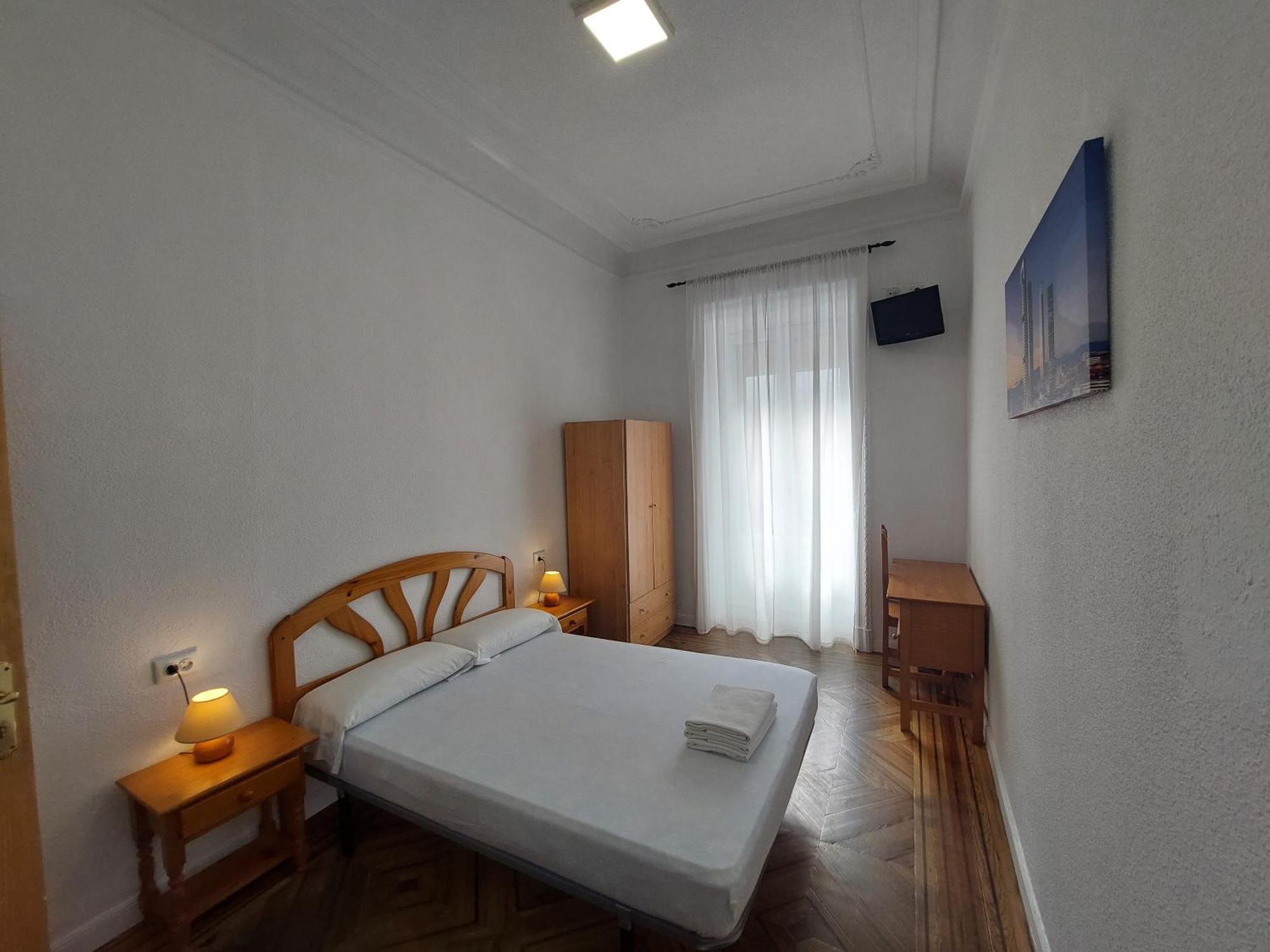Hostal Miralva Мадрид Екстериор снимка