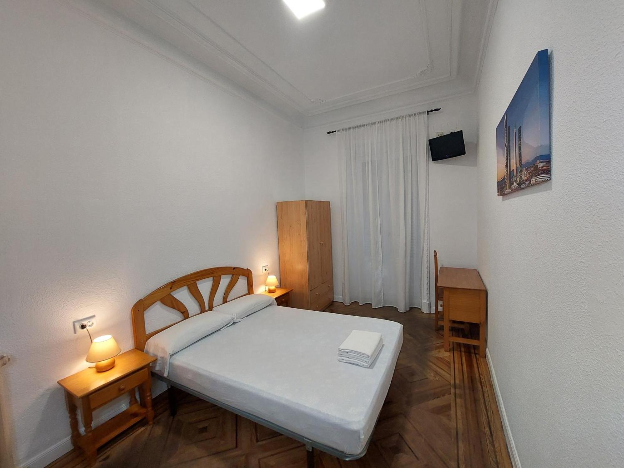 Hostal Miralva Мадрид Екстериор снимка
