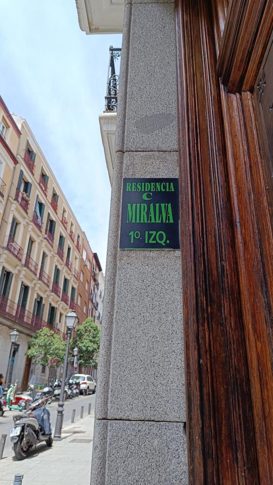 Hostal Miralva Мадрид Екстериор снимка